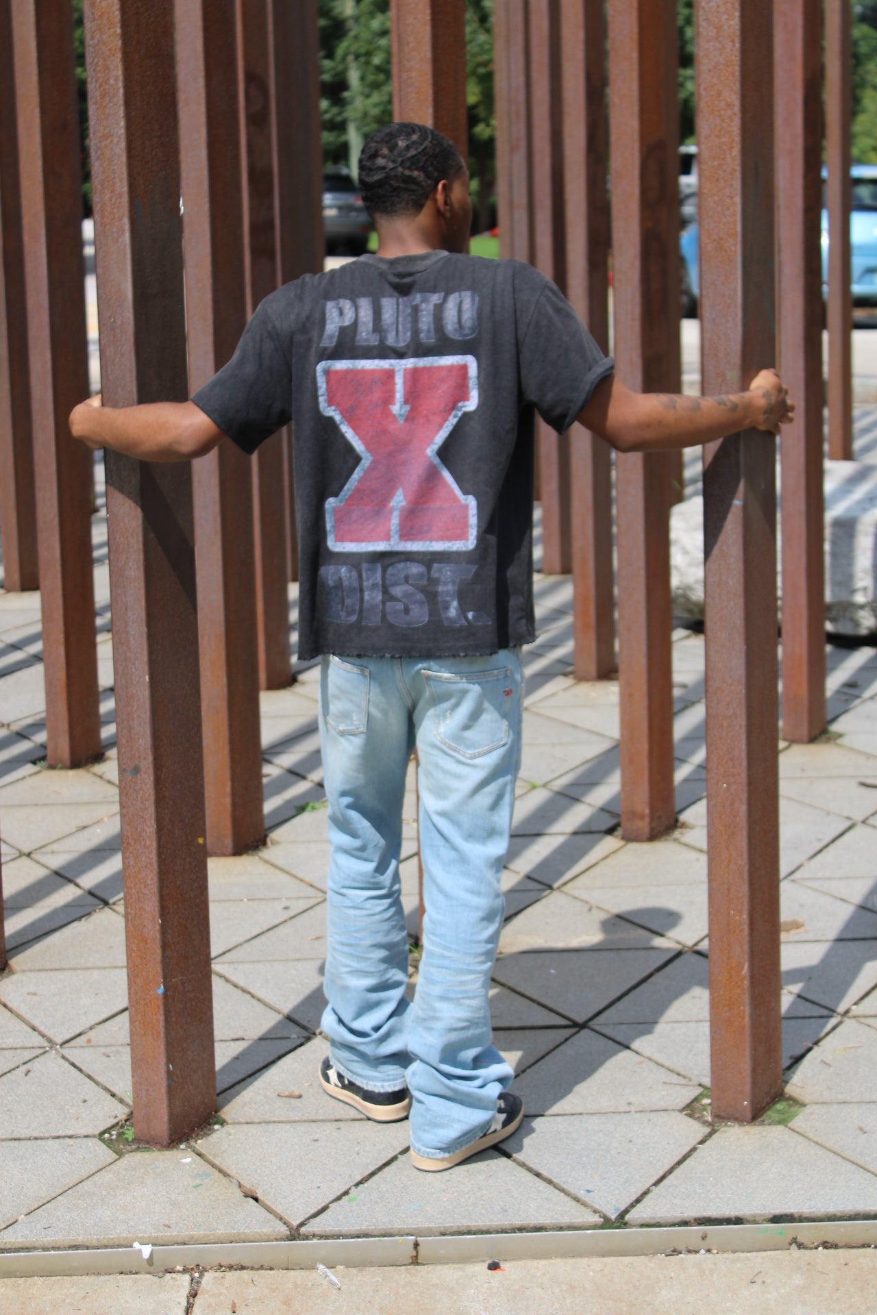 DTG PLUTO DIST. SHIRT